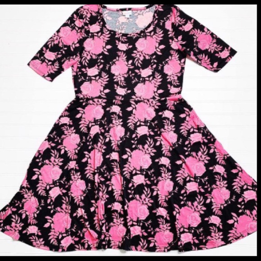 Pink floral dress w/ pockets